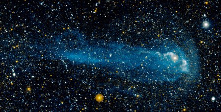 Estrelas em fusão produzem nebulosa de anel azul brilhante