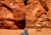 Monólito de prata misterioso desaparece do deserto de Utah